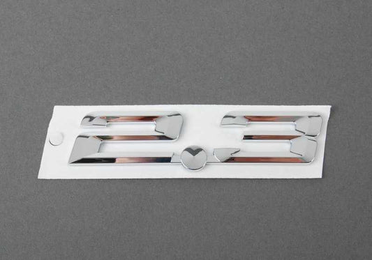 Front emblem OEM 51148412856 for BMW E36, Z3. Original BMW piece. Ideal to replace the uploaded or lost front logo in compatible models.