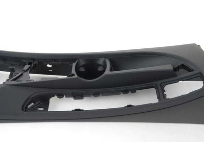 Consola central con portavasos OEM 51169169507 para BMW E81, E82, E87, E88. Compatible con versiones 116d, 116i, 118d, 118i. Color negro. Pieza original BMW.