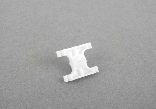 Grapa sujeción moldura OEM 51131908690 para BMW Serie 7 E32 (modelos 730i, 730iA, 730i M60). Original BMW.