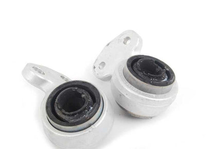 Soporte con silentblock OEM 31126783375 para BMW E46. Original BMW.