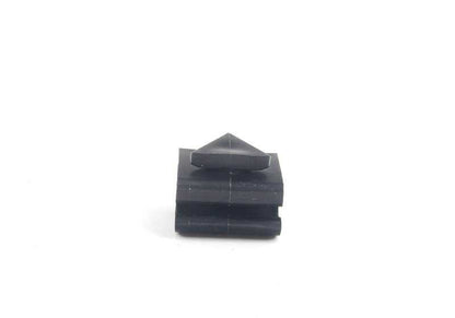 Silentblock OEM 51241815364 para maletero BMW E21, E30, E24, E23. Pieza de soporte para cierre o bisagra del portón trasero. Recambio original BMW.