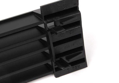 Rejilla entrada de aire izquierda OEM 51131940907 para BMW E31. Original BMW.