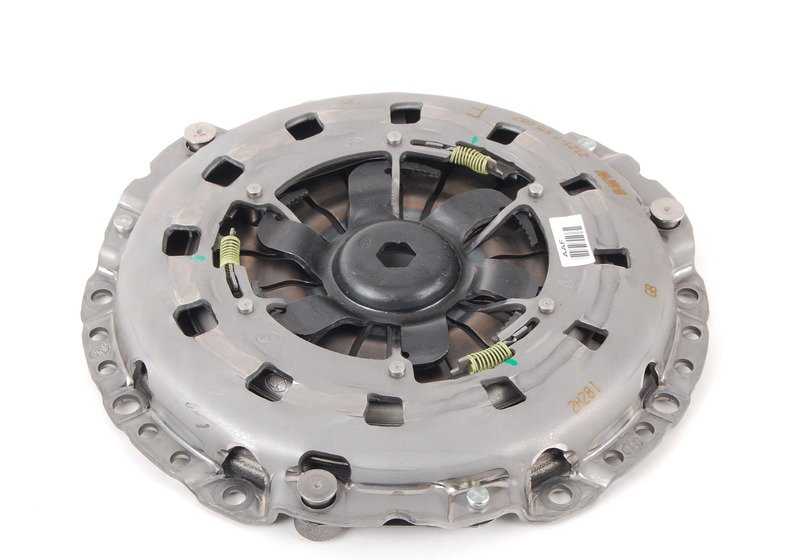 Kit embrague completo OEM 21217527667 para BMW E46 (318Ci) y BMW E87 (120i). Compatible en versiones manuales y automáticas. Diámetro 228 mm. Original BMW.