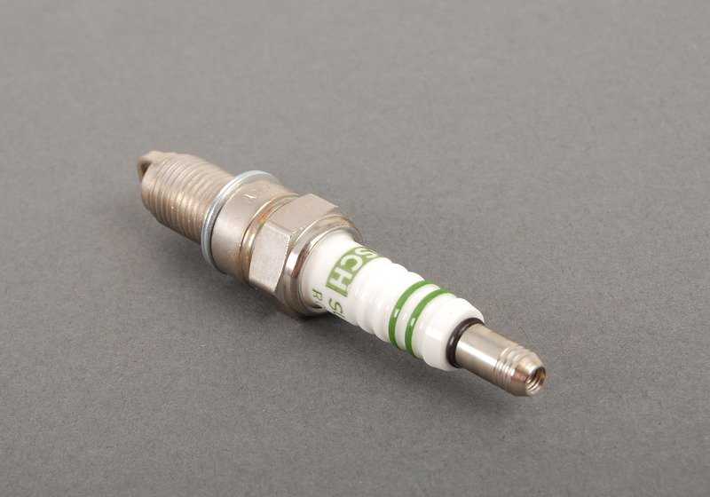 Bouche d'allumage d'allumage OEM 12129061867 pour BMW E34 M5 (tous les modèles avec moteur S38). BMW d'origine.