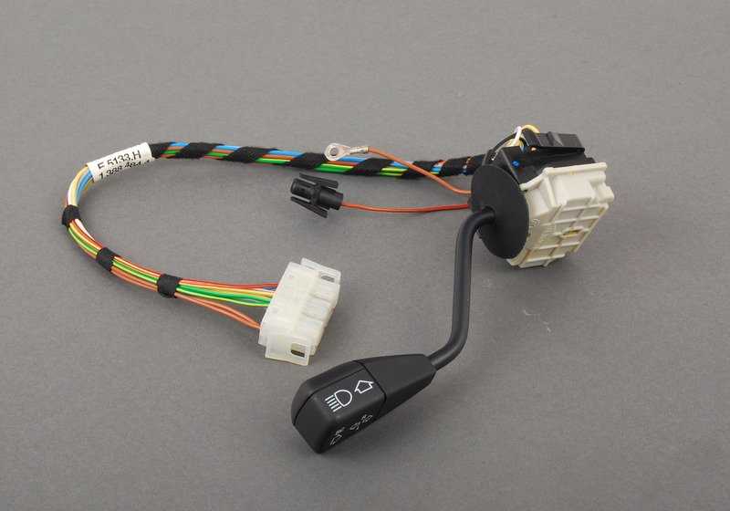 Intermittierender Corto-Alto-Schalter für BMW E34, E32 (OEM 61311388485). Original BMW
