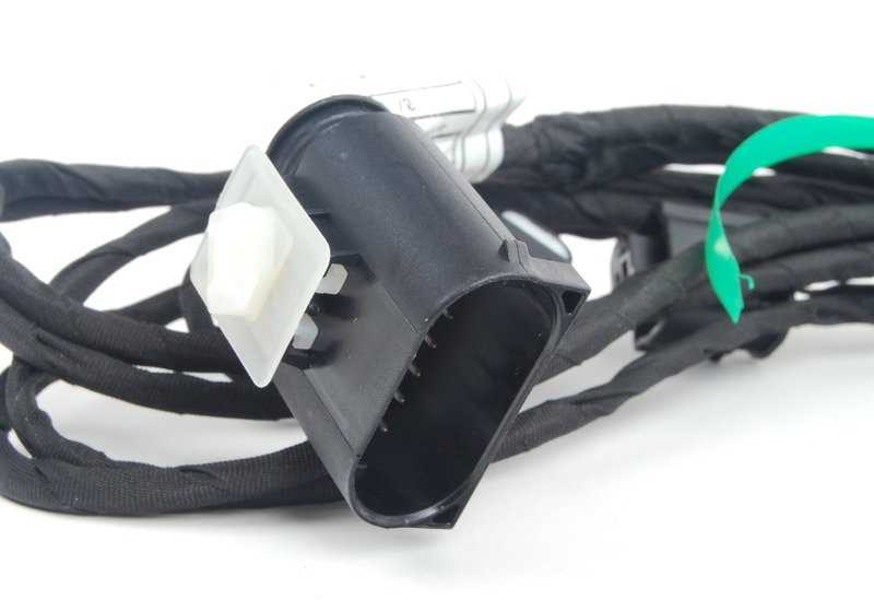 Front wiring of the bumper OEM 61126929148 for BMW 6 E63 (630i, 645ci, 650i). Compatible with models made between 2003 and 2007. Original BMW product.