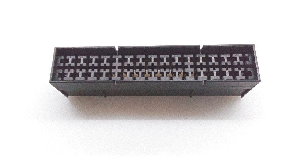 Portafusibles OEM 61131387124 para BMW E36, E38, E39, Z3. Compatible con múltiples versiones de Serie 3, 5, 7 y Z3. Repuesto original BMW. Ideal para solucionar problemas eléctricos en tu vehículo.