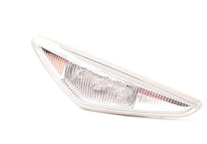 Intermitente lateral blanco izquierdo OEM 63136920731 para BMW E46. Original BMW.