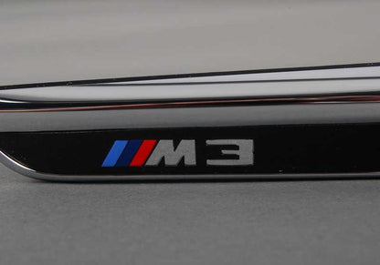 Moldura derecha para BMW Serie 3 F80, F80N (OEM 51138056060). Original BMW.