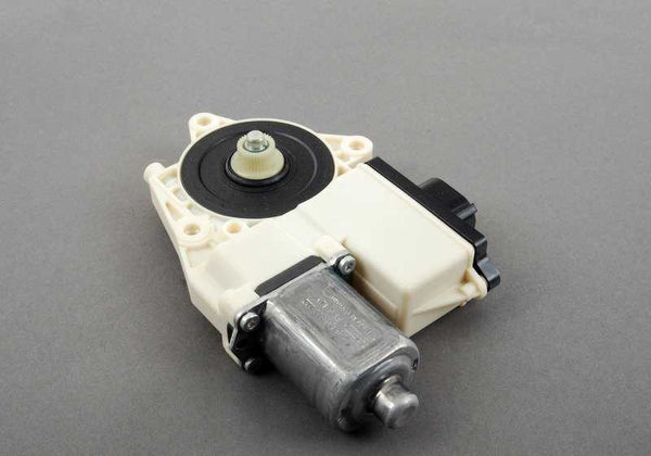 Motor elevalunas delantero derecho OEM 67626925964 para BMW E83. Original BMW.