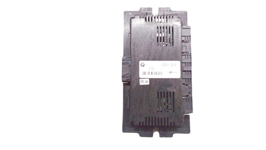 Módulo eléctrico pies OEM 61356827065 para BMW Serie 1 E81 (116d, 116i) {modelos UA11, UA12, UA21, UB71, UB72, UB81, UB82, UK31, UK51, UK52}. Original BMW.