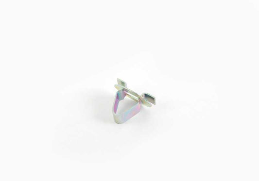 Clip de sujeción OEM 51431881429 para BMW E30, E36, E28, E39, E23. Pieza original BMW ideal para fijar molduras interiores y laterales del vehículo.