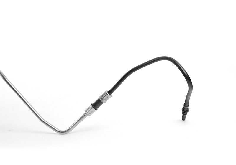 Tubería de alimentación de combustible OEM 16122284752 para BMW E90, E90N, E92, E92N, E93, E93N. Original BMW.
