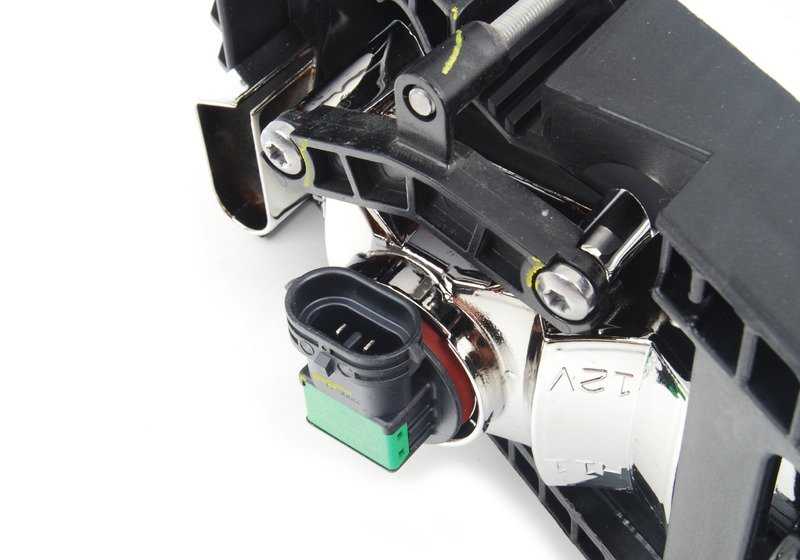 Faros antiniebla izquierdo OEM 63177162739 para BMW E85 y E86. Original BMW.