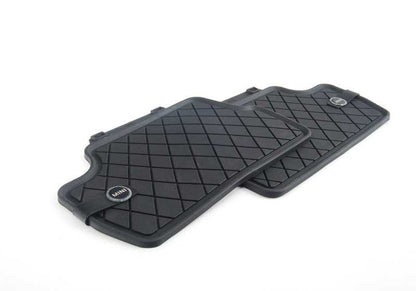 Alfombrillas todo tiempo traseras Essential Black OEM 51472354164 para MINI F56, F56 BEV, F56 LCI, F66. Original MINI.