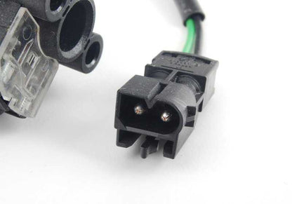 Motor eléctrico ajuste respaldo OEM 67318353226 para BMW E36 (3er Serie). Compatible con asientos delanteros deportivos y con regulación eléctrica. Original BMW.