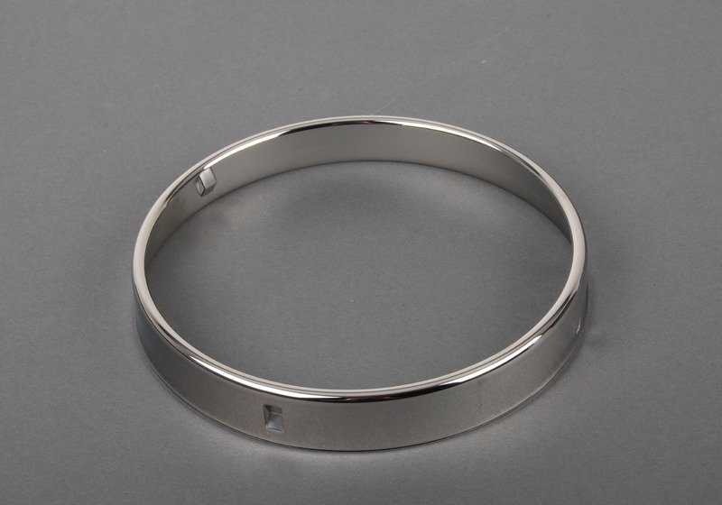 Anillo soporte de cristal faro OEM 63128359493 para BMW E30, E34, E24, E32, E36, E28, E12, E23. Original BMW.