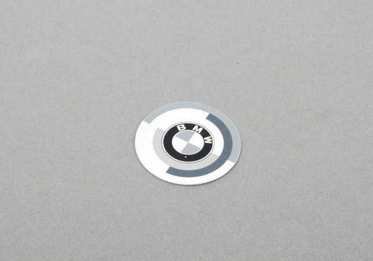 MOTORSPORT OEM BLAIM 36132202971 FOR BMW E21. Original BMW Embellient for tire, distinctive with Motorsport logo. Only compatible with BMW E21. Original BMW piece.