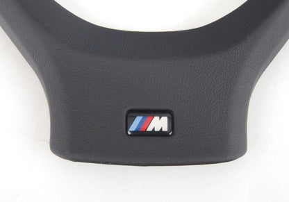 Tampa voadora central em OEM preto 32307839474 para BMW X5 E70 (modelos 3.0D, 3.0SD, 3.0Si, 4.8i, M) com M. BMW original.
