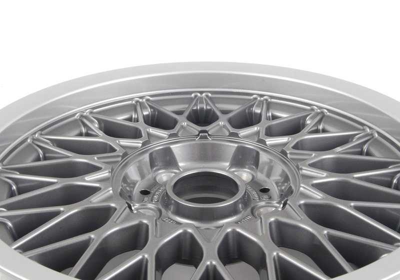 Wheels in lega Multirradio Style OEM 3611226804 per BMW E30 M3 {M31001, M31003, M31005, M31007, M3BB01, M3BB05}. BMW originale.