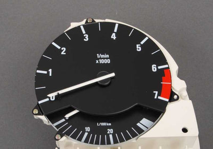 Tachometer mit Verbraucherindikator für die BMW 5 E28 -Serie, 6 E24 -Serie, 7 E23 (OEM 621377603). Original BMW.