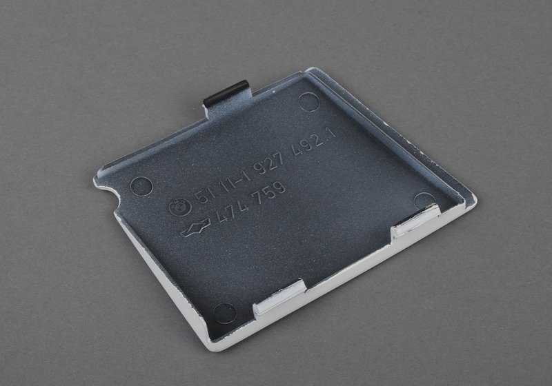 Cubierta derecha para BMW Serie 5 E28 (OEM 51111934656). Original BMW