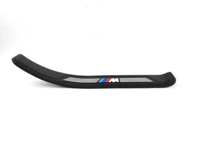 Embellecedor estribo trasero derecho OEM 51472695672 para BMW E39 520d, 520i (todos los modelos compatibles). Pieza original BMW.