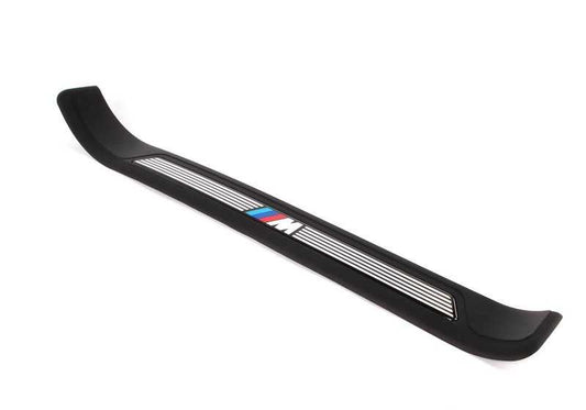 Embellecedor entrada puerta delantera derecha OEM 51472695662 para BMW E39 (todos los modelos compatibles). Original BMW.