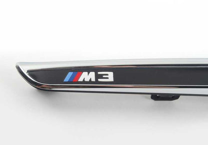 Moldura derecha para BMW Serie 3 F80, F80N (OEM 51138056060). Original BMW.