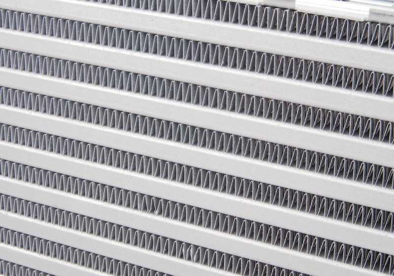 Intercooler OEM 17517618809 para BMW F20, F21, F22, F23, F30, F31, F34, F32, F33, F36. Original BMW.