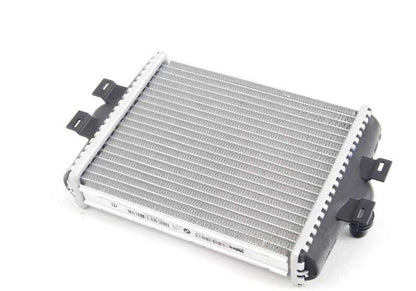 Radiador auxiliar OEM 17117600697 para BMW F22, F23, F30, F31, F34, F32, F33, F36. BMW original.