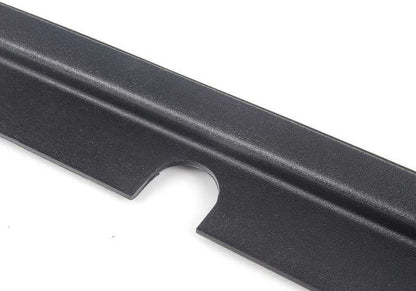 Embellecedor soporte interior maletero derecho OEM 51471935568 para BMW E24. Original BMW.