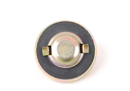 Tapón de depósito sin cerradura OEM 16111118379 para BMW E21 y BMW E30. Repuesto original BMW.
