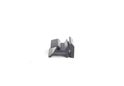 Clip de fijación OEM 51131970112 para BMW E31. Original BMW.