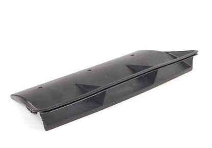 Difusor trasero OEM 51127026169 para BMW X5 E53. Compatible con todos los modelos BMW X5 E53. Pieza original BMW. Ideal para sustituir el difusor dañado o desgastado del parachoques trasero.