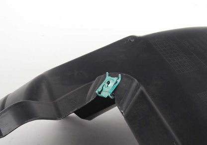 Cubierta paso de rueda inferior izquierda OEM 51718047461 para BMW E92, E93. Pieza original BMW.