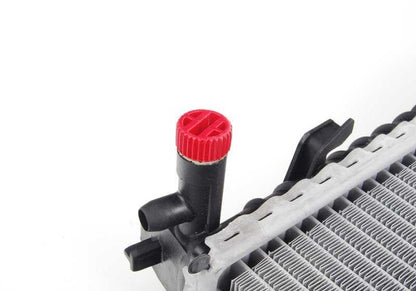 Radiador de refrigeración OEM 17112247345 para BMW E39 (520d, 525d) y E38 (725d, 730d). Compatible con motores M47 y M57. Original BMW.