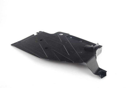Cubierta inferior lateral izquierda OEM 51757258049 para BMW F30, F30N, F31, F31N, F34, F35, F32, F32N, F33, F33N, F36, F36N. Original BMW.