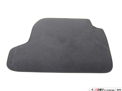 Juego de alfombrillas delanteras y traseras antracita volante a la izquierda OEM 51477336062 para BMW Serie 1 F21 y Serie 2 F22 sin xDrive. Original BMW