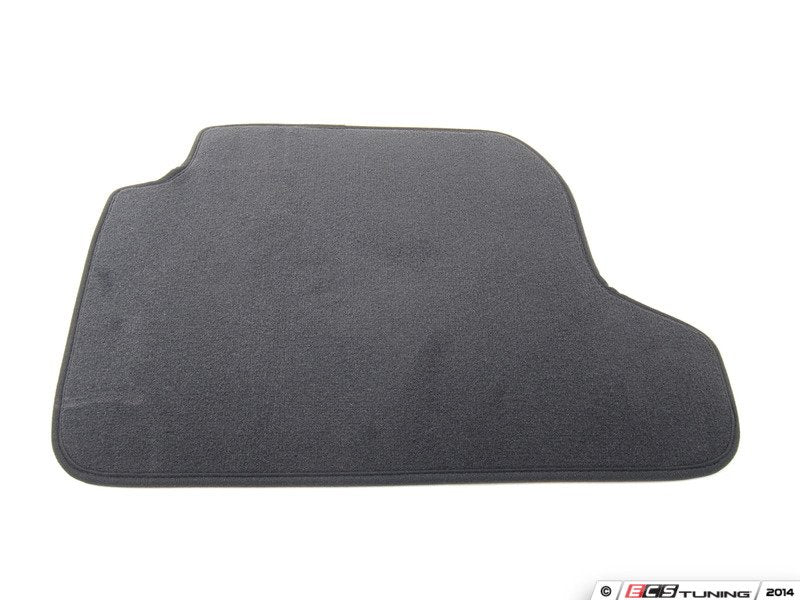 Juego de alfombrillas delanteras y traseras antracita volante a la izquierda OEM 51477336062 para BMW Serie 1 F21 y Serie 2 F22 sin xDrive. Original BMW