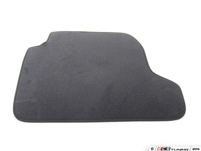Juego de alfombrillas delanteras y traseras antracita volante a la izquierda OEM 51477336062 para BMW Serie 1 F21 y Serie 2 F22 sin xDrive. Original BMW