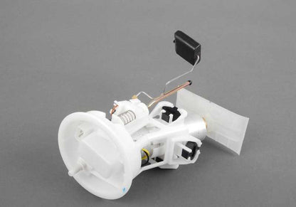 Bomba de combustible derecha OEM 16142228038 para BMW E36. Repuesto original BMW.