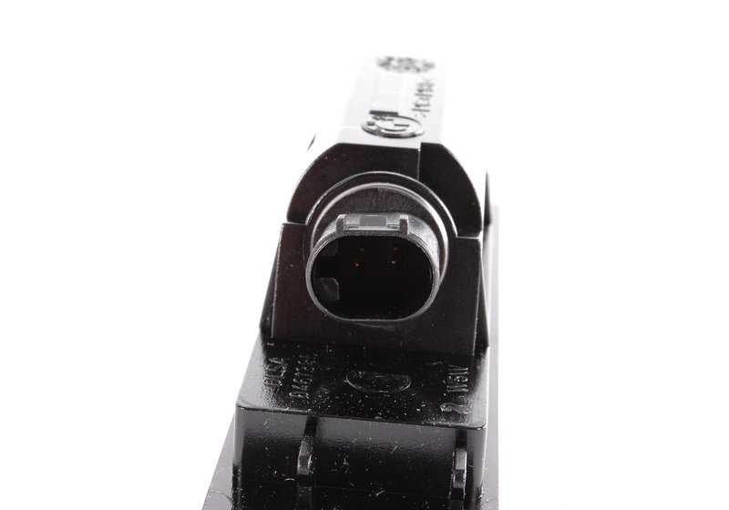 Luz de inscrição para BMW Series 1 E81, E87, Série 6 E63, E64, Z4 E85, E86 (OEM 63267165735). BMW original.