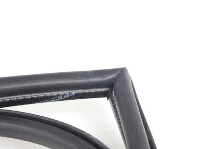 Board droit pour la série BMW 3 E21 (OEM 51361827270). BMW d'origine