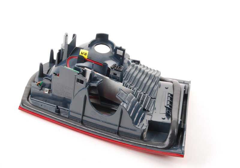 Piloto trasero derecho portón OEM 63217372794 para BMW F30, F31, F35, F80. Original BMW.