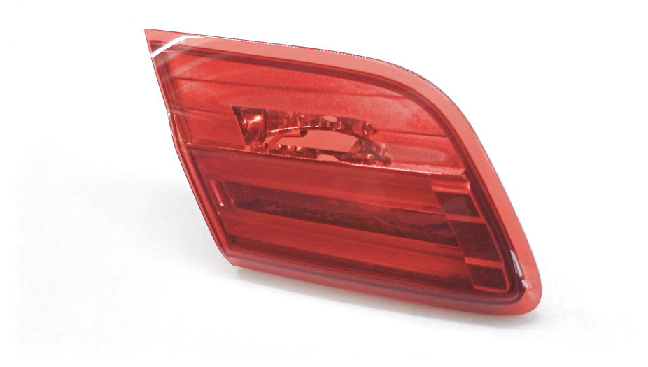 Piloto trasero izquierdo en tapa del maletero OEM 63217252779 para BMW Serie 3 E92 LCI 316i, 318i, 320d, 320d xDrive (03/2010-06/2013)… y más. Original BMW.