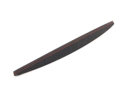 Embellecedor salpicadero en Alcantara OEM 51458051251 para BMW E82. Pieza interior original BMW.