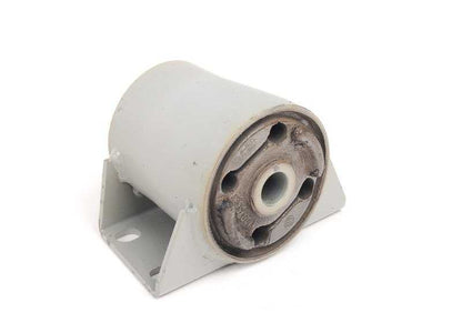 Soporte silentblock izquierdo OEM 33311108755 para BMW E12, E24. Original BMW.