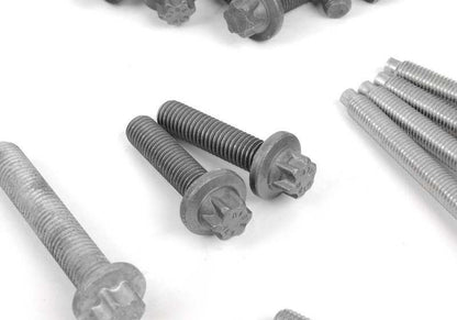 Aluminiumschraube für den OEM -Kurbelgehäuse 11110426590 für BMW 1 Serie (E81, E82, E87, E88), Serie 3 (E90, E91, E92, E93), Serie 5 (E60, E61, F10, F11), Serie 6 (E63 , E64), Serie 7 (E65, E66, F01, F02), X1 (E84), X3 (E83, F25), X5 (E70), Z4