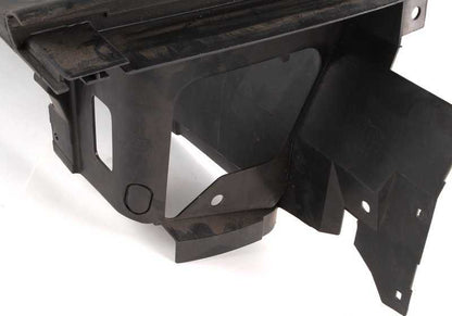 Guía de aire delantera OEM 51711977046 para BMW Serie 3 E36 (1989–2000) con motor M43. Original BMW.